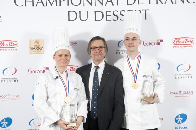 De gche à dte : Anne-Sophie Bercet, en mention complémentaire cuisinier en dessert de restaurant au lycée hôtelier du Touquet à Le Touquet (65), Olivier Roellinger, et Rémi Touja, chef pâtissier au Parc Franck Putelat à Carcassonne (11).