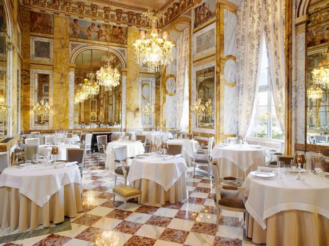 Salle étoilé du restaurant Les Ambassadeurs.