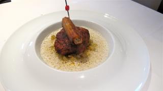 Ris de veau rôti en cocotte aubeurre Bordier au Piment d'Espelette, Côtes de blettes glacées, jus...