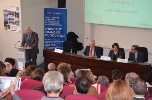 Le lycée Jean Drouant a accueilli l'Institut Français du Tourisme pour son débat national sur la réforme territoriale et l'oganisation du tourisme.