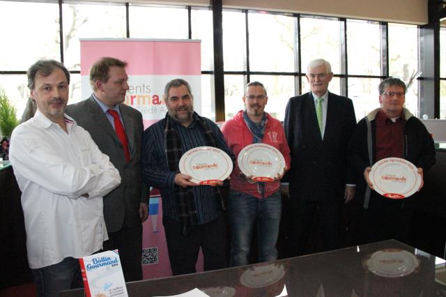 De gauche à droite : Jacques Décoret,  Maison Décoret, président du jury, David Bachoffer, rédacteur en chef du Bottin Gourmand, Philippe Boudouard, lauréat dans la catégorie Artisan des métiers de bouche, Rodolphe Regnauld, lauréat dans la catégorie Rest