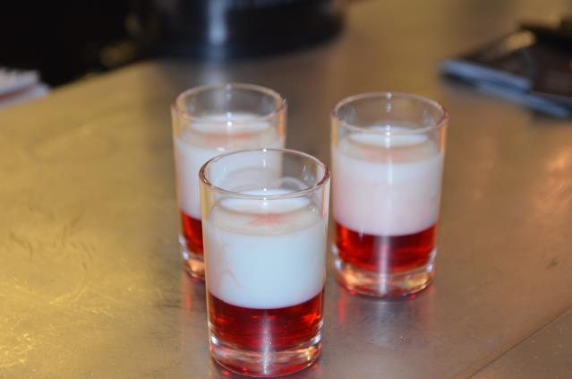 Le Cheese Cake, un mini-cocktail à base de liquer de yahourt.