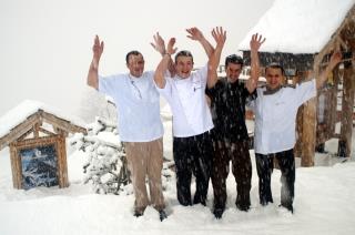 De gauche à droite : Jean Marie Le Guen, second de cuisine,  Nicolas Corno, pâtissier, Gregory...