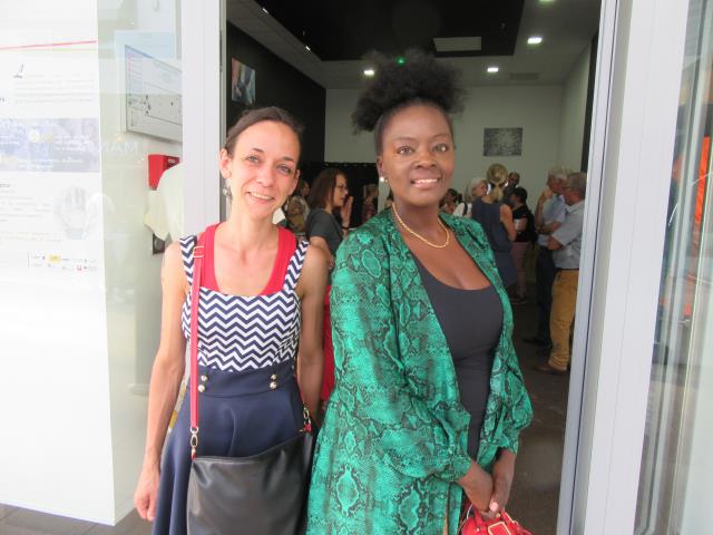 De gauche à droite : Marie-Charlotte Eloy, fondatrice de « Imagine ton gâteau » (cakes design) et  Awa Dieng Mobj, du restaurant la Saint-Louisienne (cuisine franco-sénégalaise).