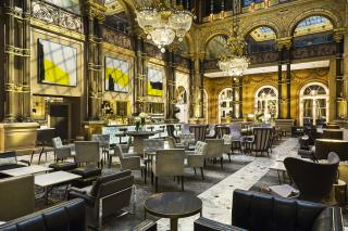 L'ancien lobby devenu Gand Salon, à l'issue d'une rénovation totale du Hilton Paris Opéra, menée en...