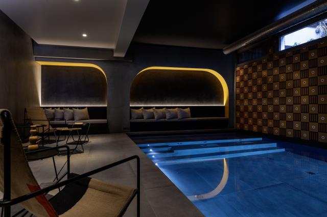 Espace bien-être avec hammam et piscine, à l'Hôtel Pilgrim, à Paris