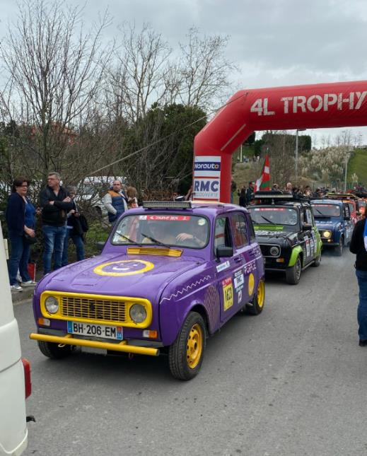 départ de la 4L Purple Campus au 4L Trophy 2024 ce jeudi 15 février vers midi.