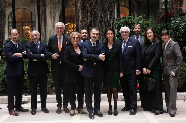 Le conseil d’administration : David Sinapian, Antonio Santini, Sang Hoon Degeimbre, Sylvie Buhagiar, Nicolas Brossard, Marc Haeberlin, Julien Royer, Heiner Finkbeiner, Maryse Trama, Hélène Clément, André Terrail et Betty Marais, déléguée générale.