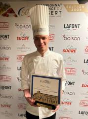 Catégorie Juniors : Matthias Lafère, MC Cuisinier en desserts de restaurant à l’Ecole FERRANDI...