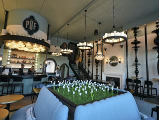 Le restaurant POF (120 places dont 50 en terrasse) a été décoré par Laurence et Frédéric Cerato.