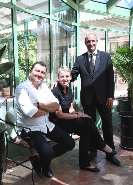 Benjamin Collombat, chef de cuisine, Marie-Julie Lantrua et Igor Maggio, responsables de salle, travaillent en concertation au quotidien