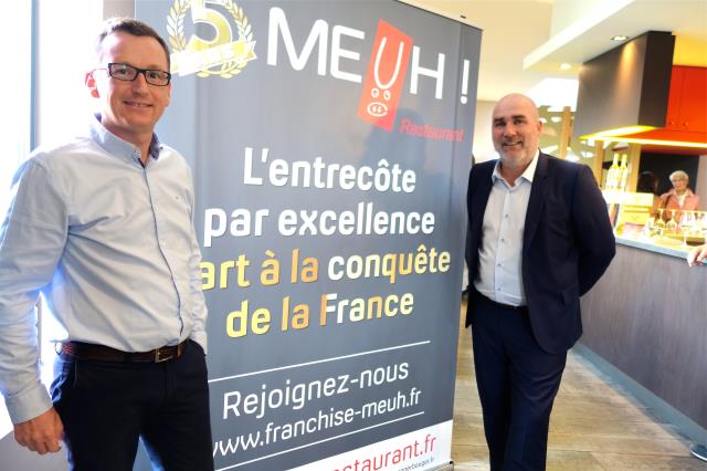 Les créateurs de l'enseigne Mathieu Boudot ( à g) et Jérôme Le Néa, ont fêté les 5 ans de MEUH! et leur millionième client en septembre