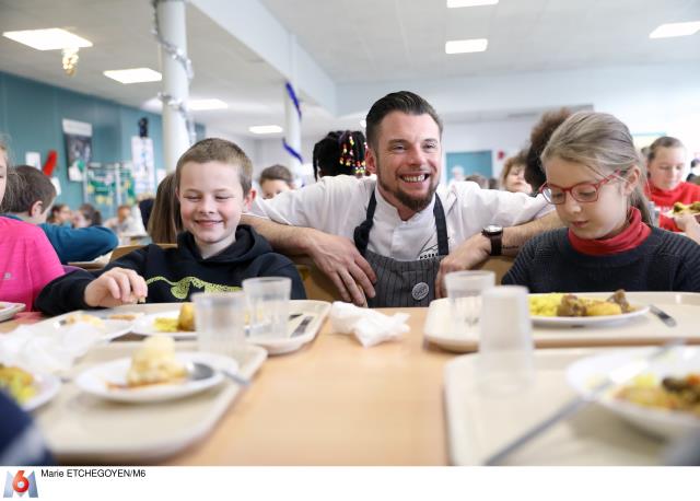 Norbert Tarayre dans la cantine.