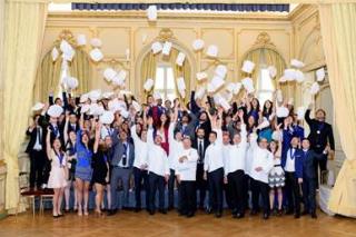 Lancé de toques pour les nouveaux diplômés de l'Ecole cordon Bleu