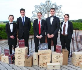 La remise des prix aux finalistes s'est déroulée au Château Smith Haut Lafitte avec, de gauche à...