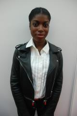 Myriam Ekou, 20 ans, en recherche d'un contrat en alternance. Au salon LHR Emploi, le jeune fille a...