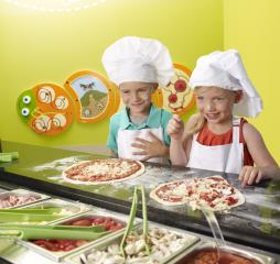 Chez Pizza Pai, les enfants préparent puis dégustent leur pizza : des ateliers appréciés des...