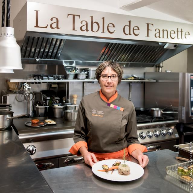Auto-didacte, Fanette Aimé a appris à gérer un service auprès de cuisiniers professionnels avant de franchir le pas.