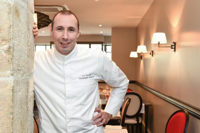Après une première distinction en 2010, une seconde en 2014, le chef Christophe Quéant obtient une nouvelle étoile pour son restaurant Le carmin à Beaune.
