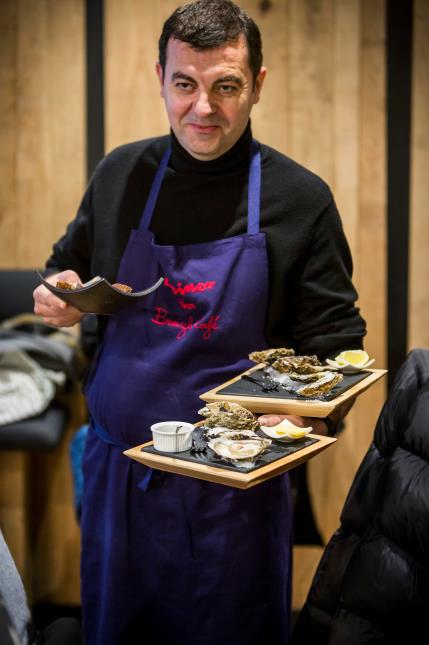 Bertrand Larcher en salle au Comptoir Breizh Café, Saint-Malo