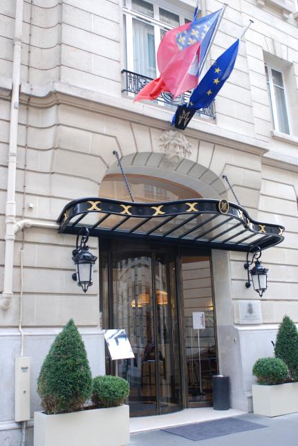 Le Majestic Hôtel Spa est niché à deux pas de la Tour Eiffel, dans l'un des coins les plus huppés de la capitale