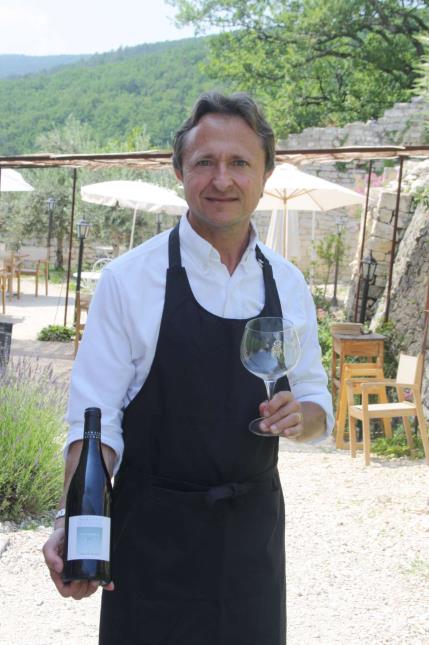 Frédéric Lignon, manager et sommelier des Terrasses du Château à Poët-Laval (26).