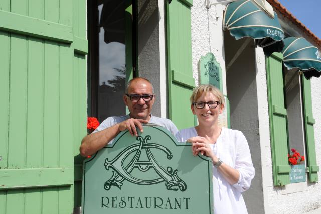 Isabelle et Jean Luc Canto se disent très heureux sur leur île auprès du château fort