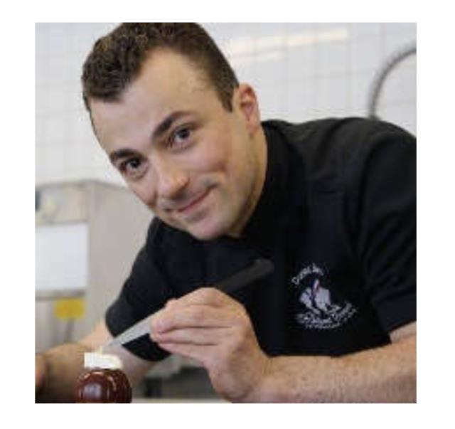 pour la France, Dorian Zonca, formateur chez Bellouet Conseil, École de pâtisserie (Paris).