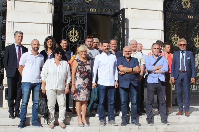Les Maîtres Restaurateurs de la délégation des Alpes-Maritimes réunis autour de leur président Théo Mansi