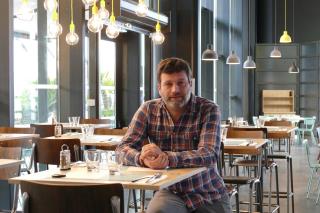 Yannick Delpech dans son nouveau restaurant , La Cantine Française