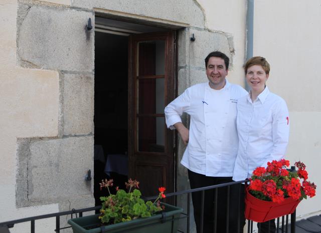 Albert et Mélina ne regrettent pas leur choix et sont bien décidés à imposer leur style : la technique française associée aux produits du terroir.