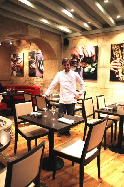 Pierre Lefebvre, dans son restaurant l'Accolade, en plein coeur du quartier du Vaugueux à Caen.