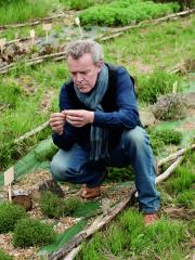 Alain Passard, chef triplement étoilé au Michelin, dans son potager « naturel » de Fillé sur Sarthe...