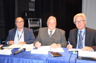 De g à d : Gérard Guy, Claude Daumas et Didier Chenet hier au Palais Lumière d'Evian-les-Bains.