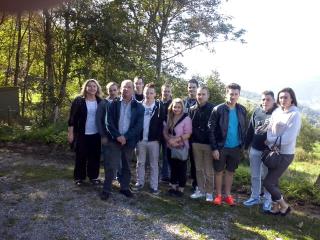 Les apprentis du CFA interprofessionnel des Ardennes et leurs formateurs Emmanuelle Genonceau et...