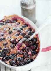 Clafoutis aux cerises, une recette harmonisée du livre 'Desserts'.