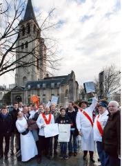 Les chefs réunis place Saint-Germain-des-Prés pour la vente des galettes au profit de l'association...