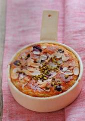 Clafoutis pistache-griotte, une recette harmonisée du livre 'Ze Big Dessert'.