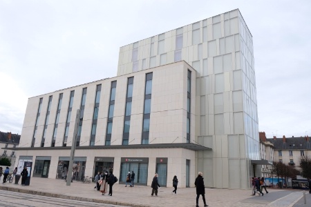 Le nouvel hôtel Hilton Garden Inn ouvert, en 2021, à l'entrée du centre-ville de Tours.