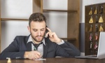Faut-il accorder du repos supplémentaire aux salariés qui travaillent plus de 8 heures par nuit ?