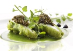 Langoustines de casier en tempura au plancton et salées au caviar de Gironde, gel à l'encre de seiche et cresson des jardins
