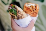 Alain Geaam ouvre le Qasti Shawarma & Grill à Paris