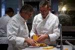 Michel et Sébastien Bras s'encanaillent dans La Halle aux grains